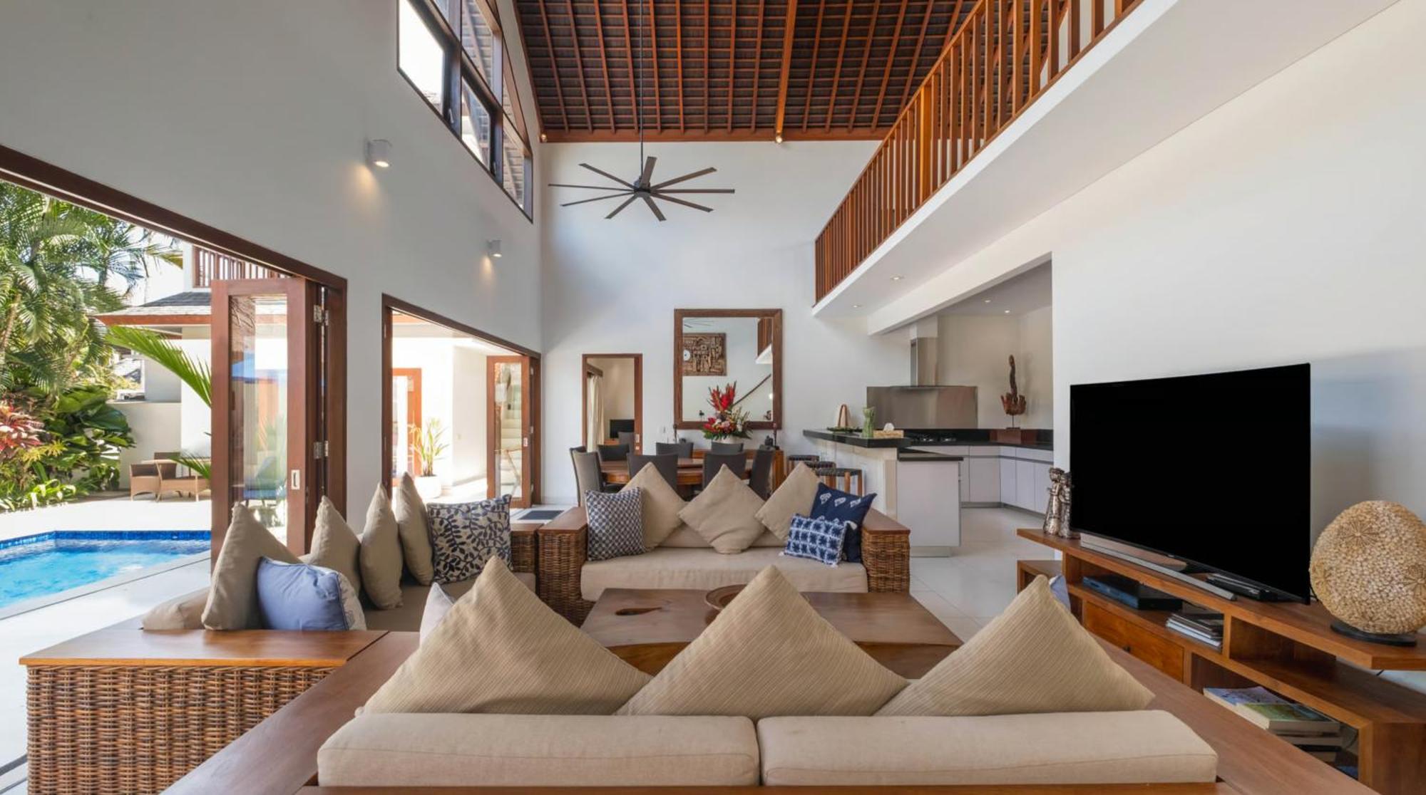 Kashantre Villa, Spacious 4 Bedroom Near Legian Seminyak (Bali)