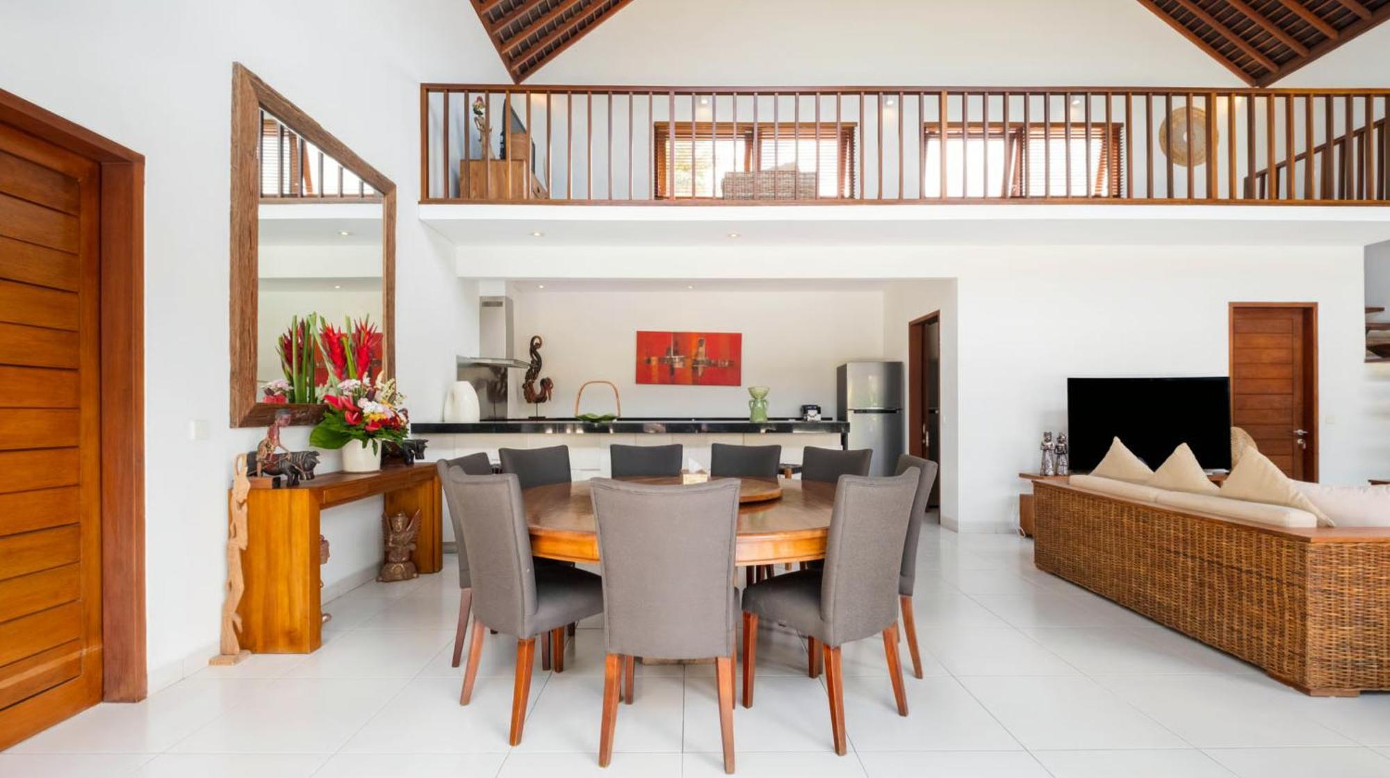Villa Kashantre Villa, Spacious 4 Bedroom Near Legian