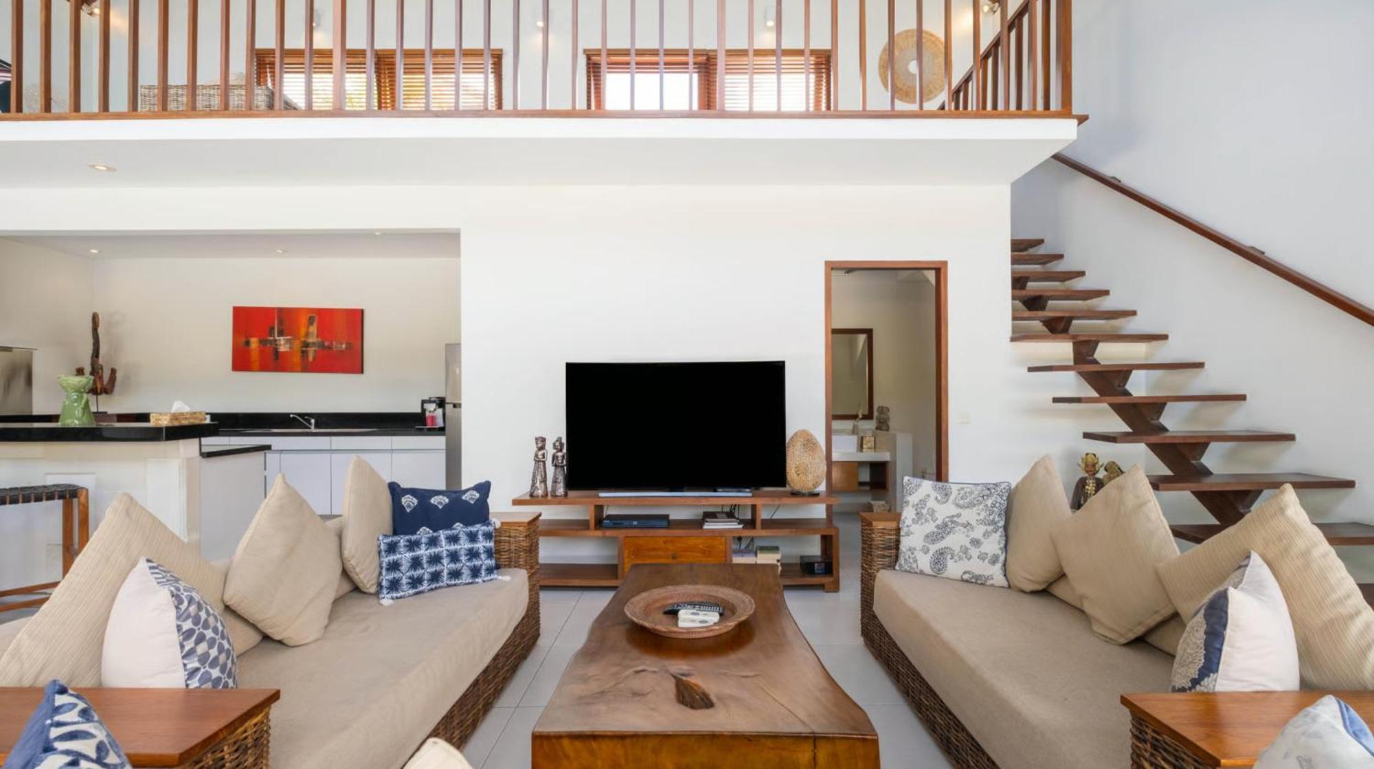 Kashantre Villa, Spacious 4 Bedroom Near Legian *