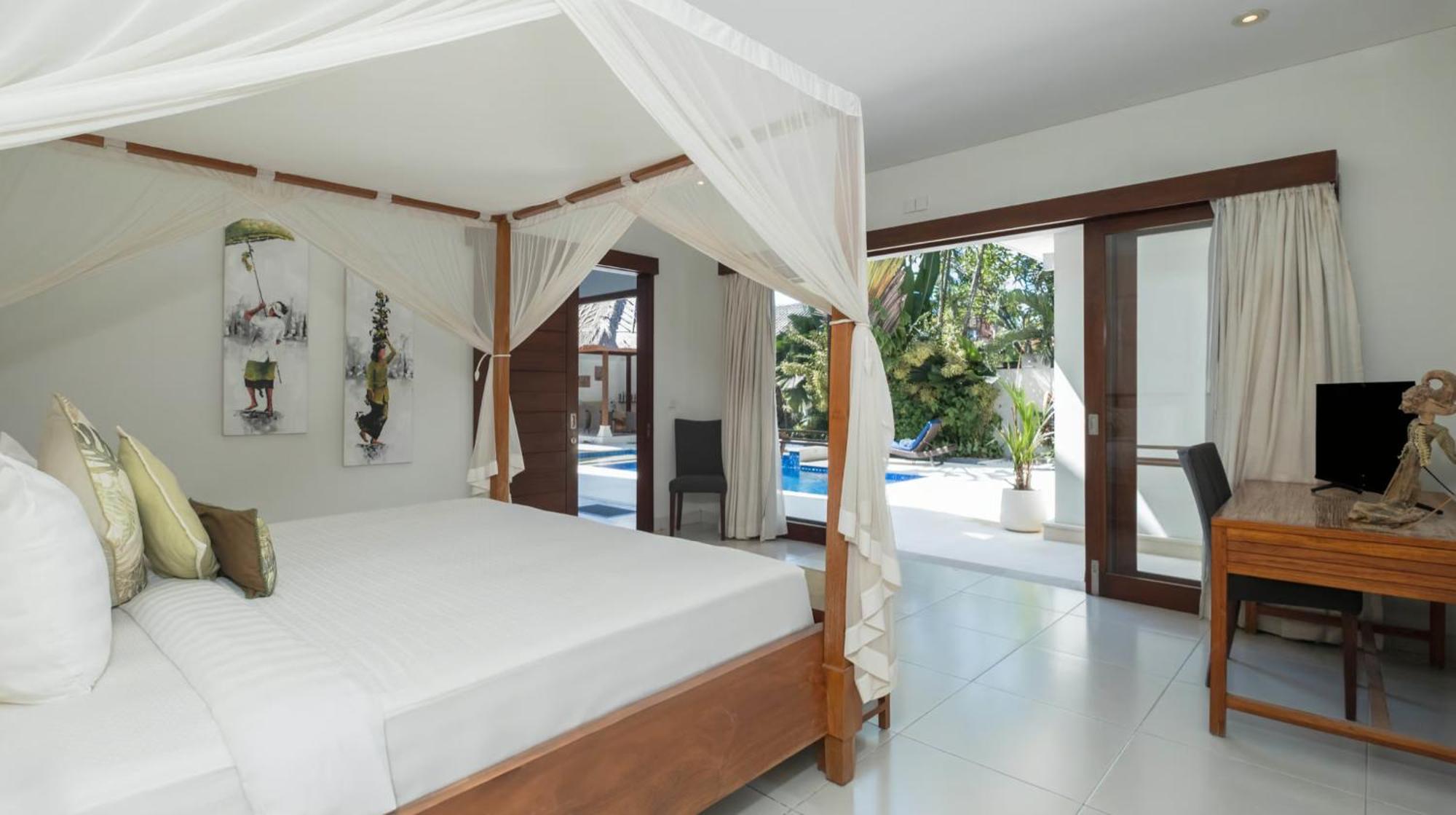 Kashantre Villa, Spacious 4 Bedroom Near Legian Seminyak (Bali)