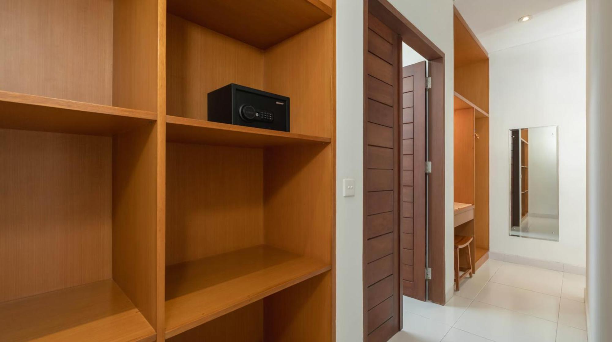 Kashantre Villa, Spacious 4 Bedroom Near Legian Seminyak (Bali)